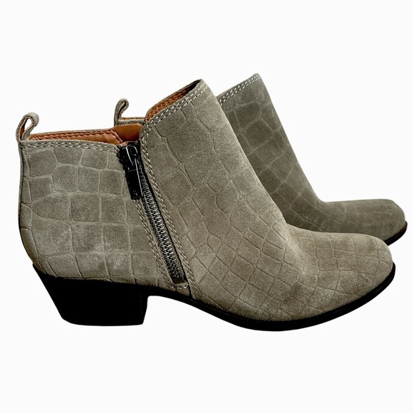 Lucky Brand NEW Basel Out Zip Booties Croc-Pattern Ankle Booties, Women’s Sz 9 - Picture 1 of 7